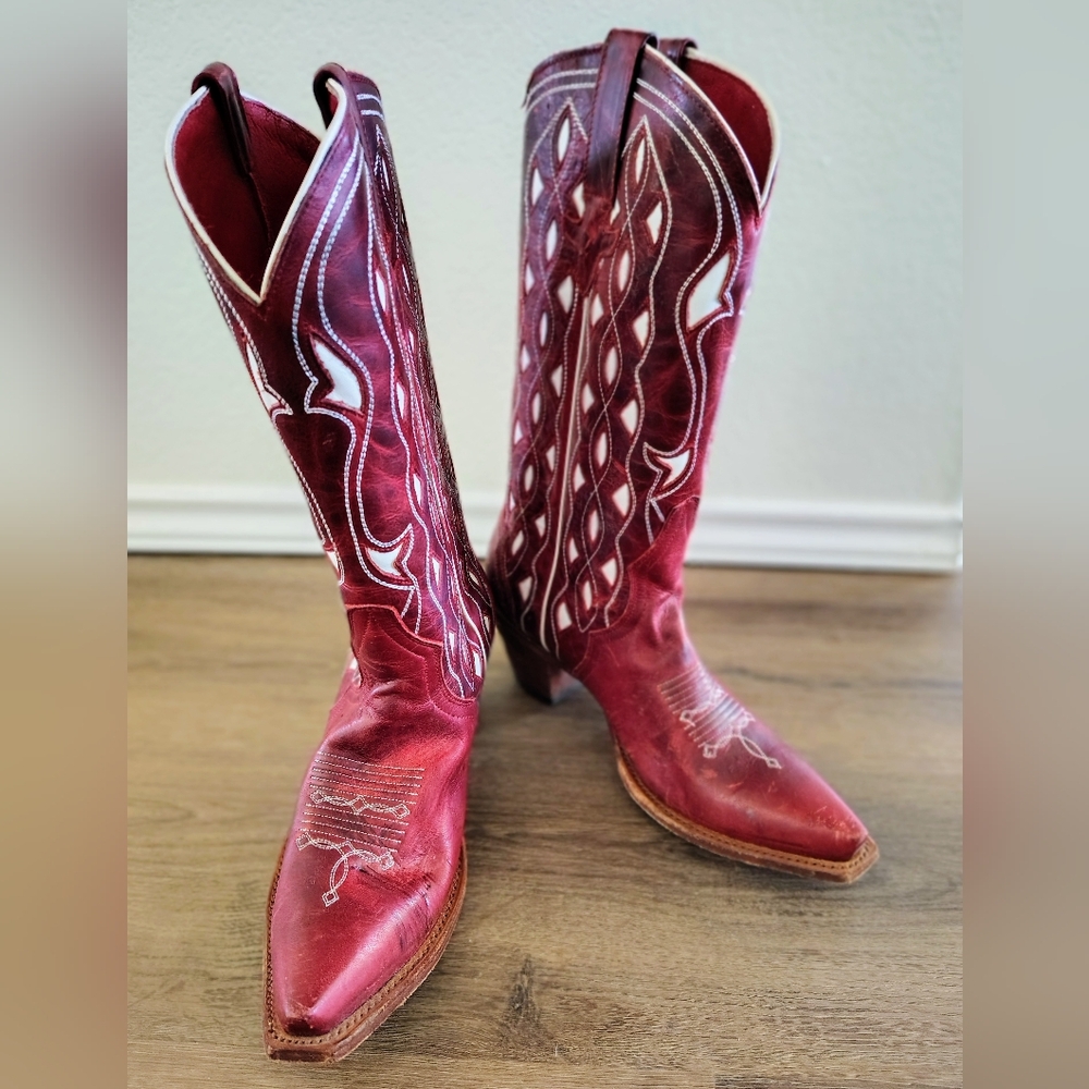 ,✳️ SOLD ✳️Red Macie Bean Cowboy Boots